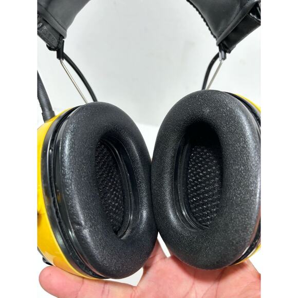 3M WorkTunes Hearing Protector and AM/FM Stereo Radio 2018 03 W1 - Picture 6 of 8